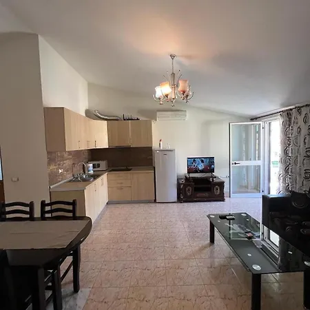 Family In Apartman Golem